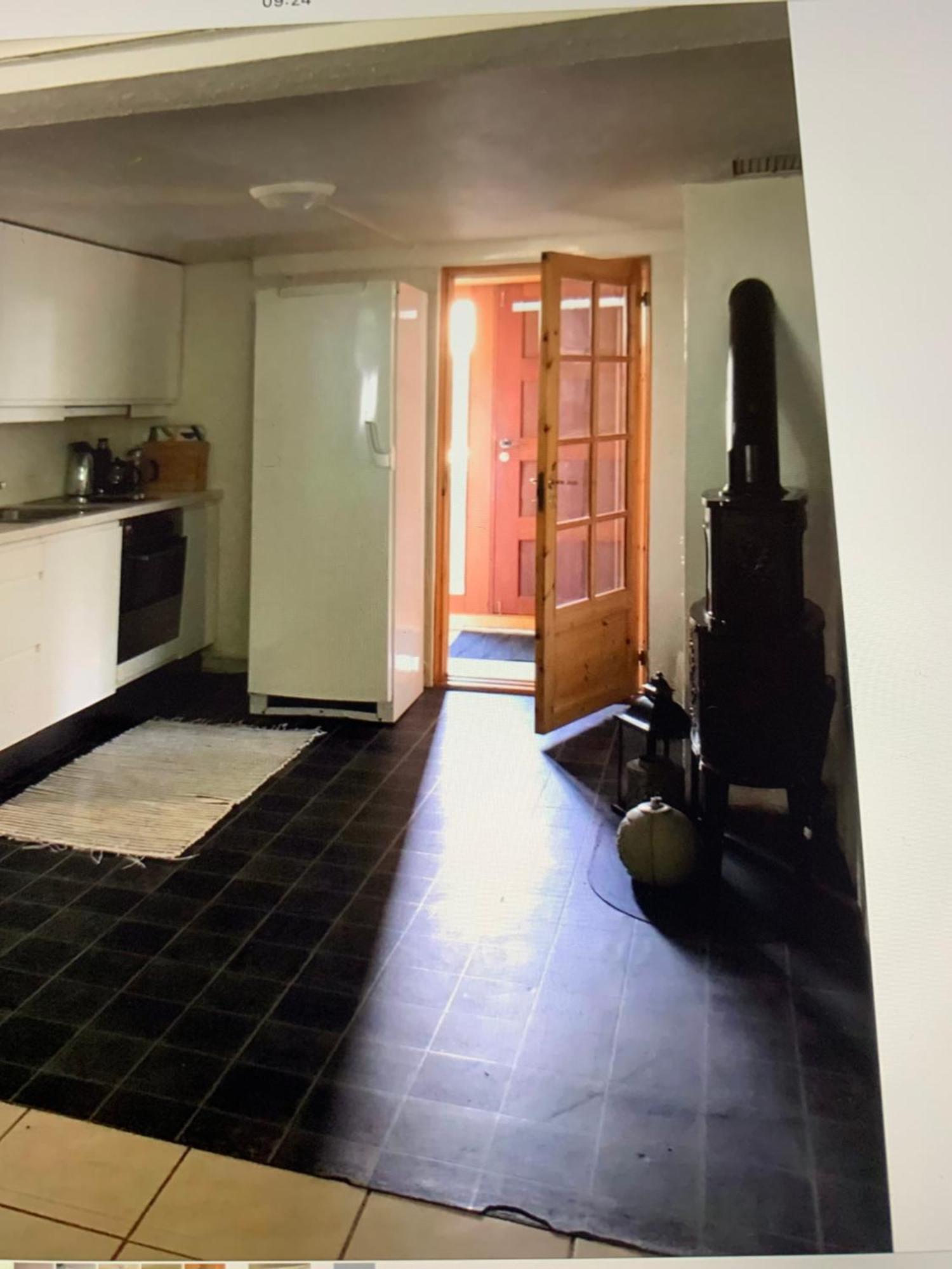 Sentrumsnaer Kjellerleilighet, Naer Sykehus Og Hogskole, Parkering Apartment
